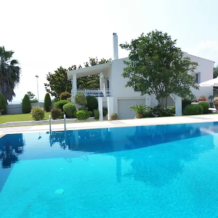 Al Mare Stav Kouvéla